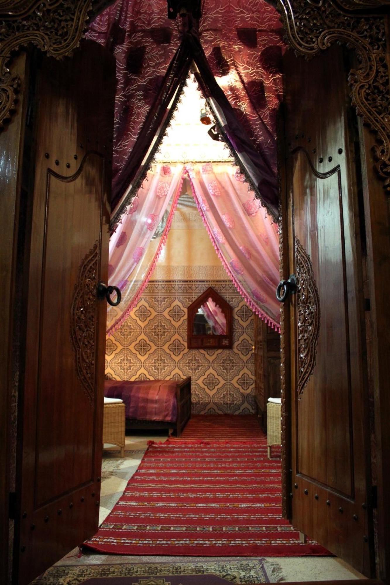 Ryad Bab Berdaine Meknes Bilik gambar